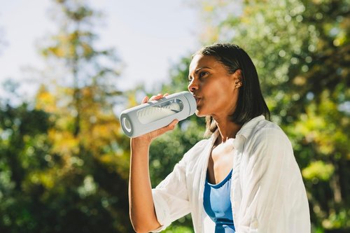 LifeStraw Go Series - Hand-Blown Glass Water Filter Bottle with Silicone Sleeve | 20oz Aegean Sea