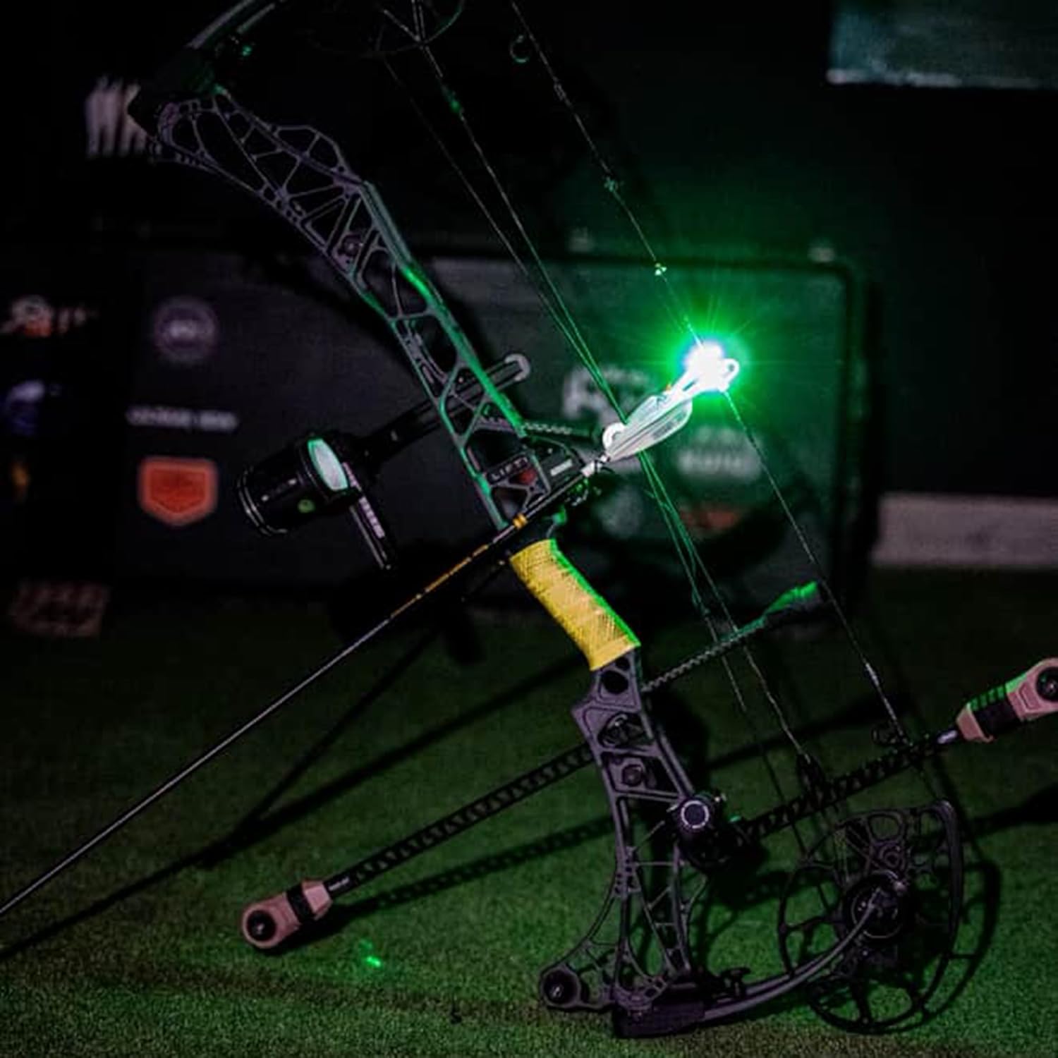 Skiennix Lighted Arrow Nocks - High-Visibility LED with ON/OFF Switch | Fits .204-.246 Diameter (6PCS)