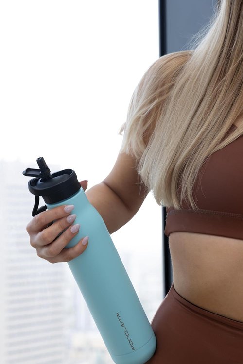 **Skiennix Stainless Steel Water Bottle - Double Vacuum Insulated, BPA-Free, Leak Proof | Ideal for Sports & Travel**