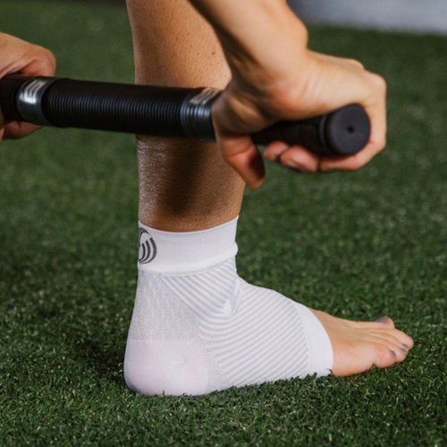 OrthoSleeve FS6 Foot Bracing (Single Sleeve) treats Plantar Fasciitis, Achilles Tendonitis and relieves heel pain in a soft, moisture-wicking fabric (Black, Medium)
