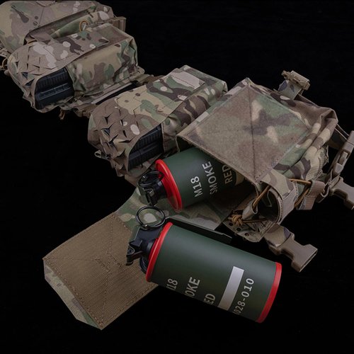 Disratw Airsoft Grenades CS Dummy Grenade Toys Model Plastic Toy Hand Grenades Tactical Gear for Army Cosplay Movie Props Outdoor Games for Age 14+ (Red&Green)