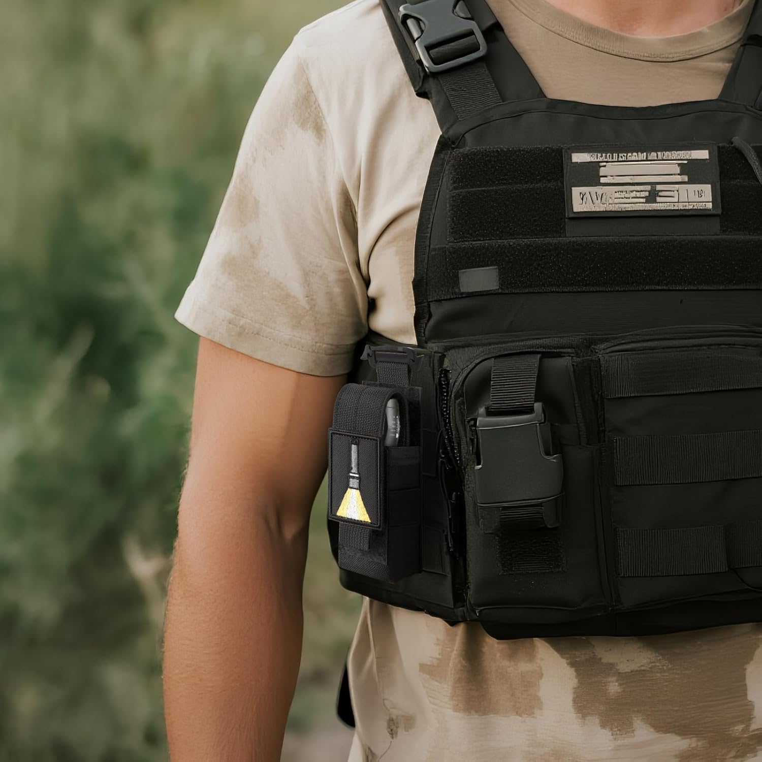 Skiennix Tactical Flashlight Holster - Adjustable Molle Pouch for Duty Belt & Backpack | Includes USA Flag Patch