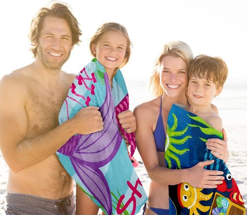 Dreamdecor Personalized Beach Towel - Custom Striped Microfiber, Sand-Free & Quick-Drying | Ideal for Pool & Vacation