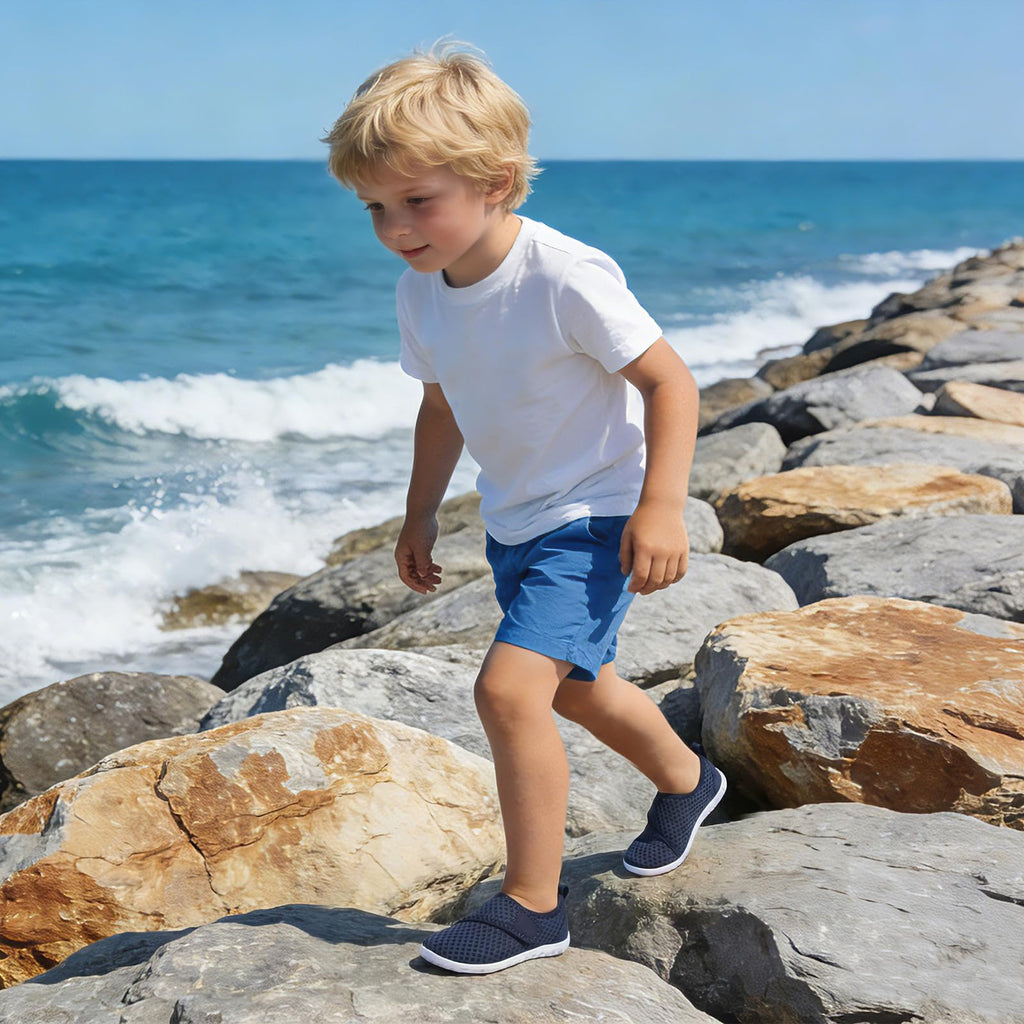 LeIsfIt Boys Girls Water Shoes Kids Aqua Socks Toddler Quick-Dry Swimming Shoes Non-Slip Summer Shoe for Beach Pool Surf, Dark Blue, 11 Toddler