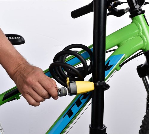 Auvray Coiled Bike Lock, Heavy Duty Anti Theft Bike Cable Lock, 6 Feet Long, Secure Bike Lock with Key and Bracket, Designed for Bikes & Scooters.
