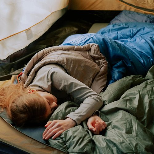 covacure Camping Blanket - Outdoor Travel Blanket, Packable, Puffy Blanket, Lightweight & Warm Quilt for Camping, Hiking, Backpacking, Outdoors, Travel, Beach