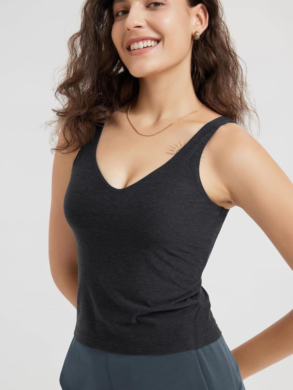 ODODOS Cloud Feeling Tank Bra - Women's U-Back Wirefree Longline Sports Bra with Removable Pads