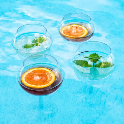 BubbleWally Floating Wine Glasses for Pool (18 Oz | Set of 2) - Pool Wine Glasses That Float | Shatterproof Floating Cup | Beach Glass | Outdoor Tritan Plastic with Stem