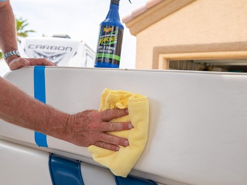 Meguiar's Extreme Marine Vinyl & Rubber Protectant - 32 Oz UV Spray for Boats & RVs | Prevent Fading & Drying
