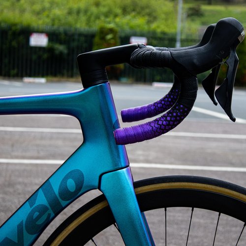 JRC Components Orimono Metallic Bicycle Handlebar Tape | Set of 2 Comfortable Bar Tape for Road Bike | Gravel Bicycle Handlebar Wrap with Bar End Plugs | Enhance Your Bike Grip - (Purple)