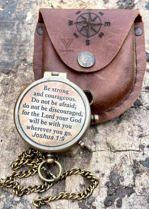 VETERIS Be Strong & Courageous Brass Compass | Engraved Religious Joshua 1:9 Quote Birthday Gift, Baptism Confirmation Gifts idea for Boy Girl Men Women (Be Strong & Courageous)