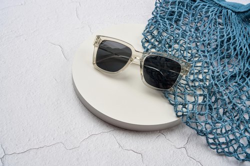 Peepers by PeeperSpecs Oversized Unisex Paloma Sun Polarized Square Sunglasses