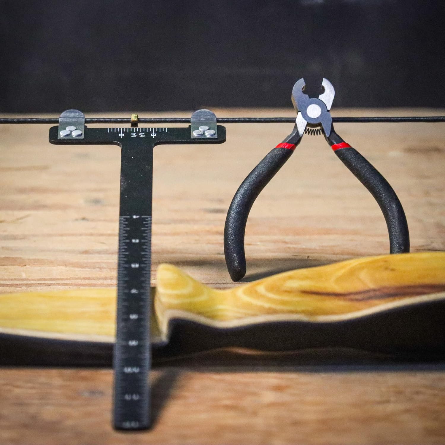 Shatterproof Archery Nock Pliers - Precision Bow T Square for Clamping Nock Points