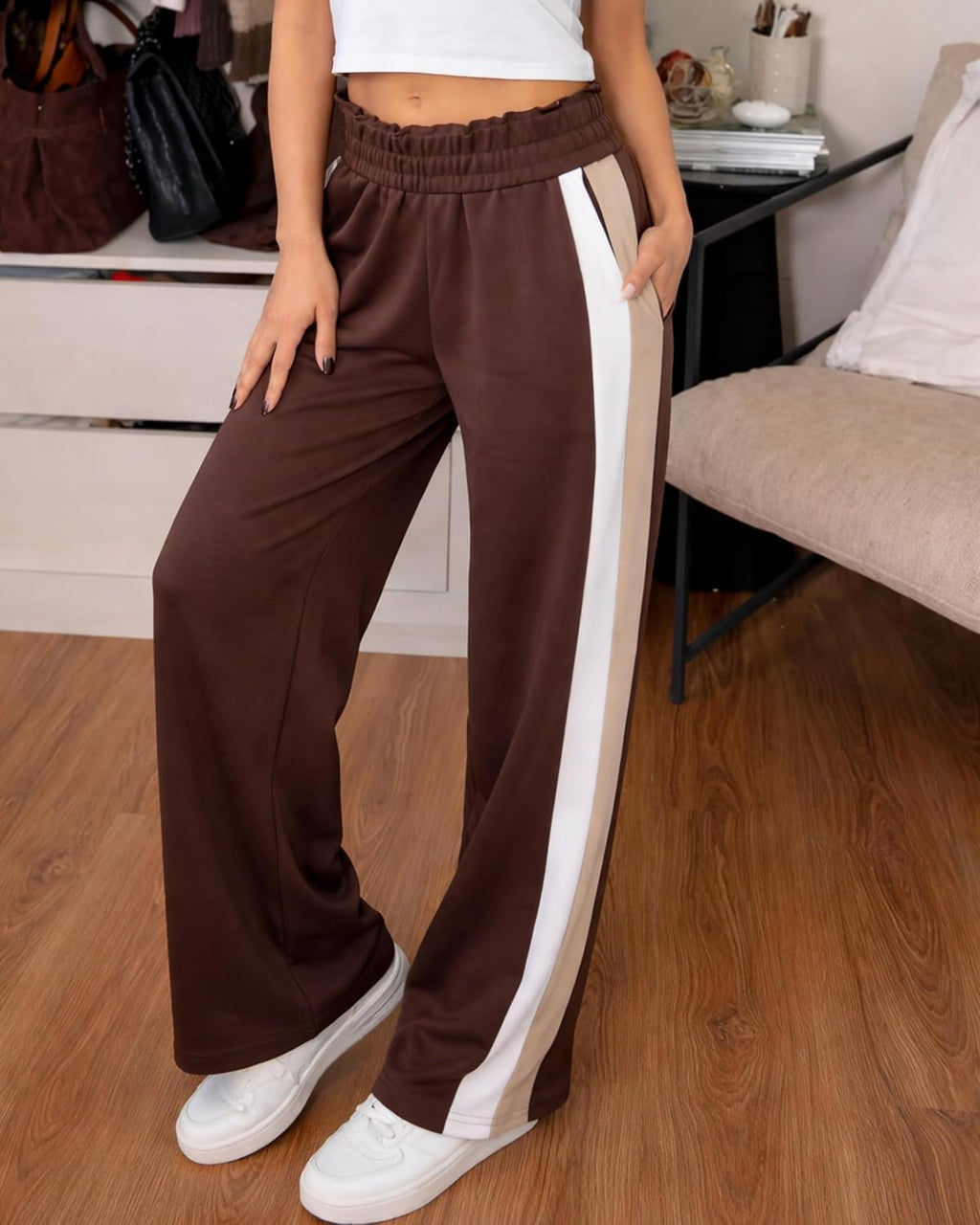 Skiennix Women's Wide Leg Sweatpants - High Waisted Baggy Fit with Pockets & Side Stripes