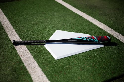 Easton Moxie Baseball Bat - USA -12 Drop | 2 1/4" Barrel | Durable One-Piece Aluminum Design