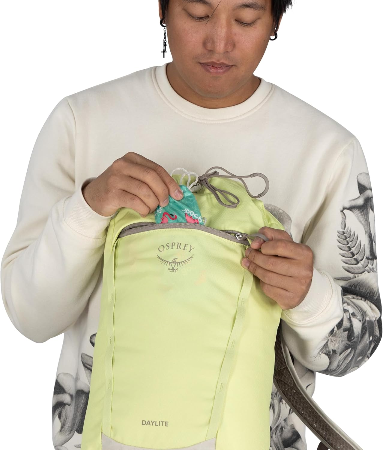 Osprey Daylite Cinch Backpack - Lightweight Travel Bag for Hiking & Festivals | Porcelain Orange