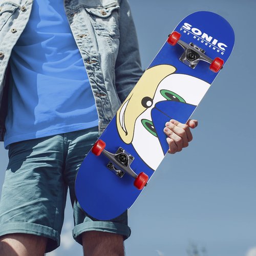 Sakar Sonic The Hedgehog Skateboard with Printed Graphic Grip Tape. Great for Kids and Teens Cruiser Skateboard with ABEC 5 Bearings, Durable Deck, Smooth Wheels