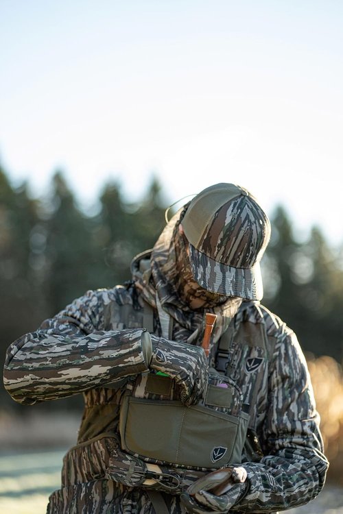 Blocker Outdoors Hunting Gloves - Customizable Camouflage Design for Ultimate Stealth