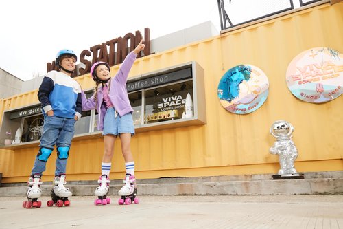 Yvolution Neon Combo Skates | 2-1 Quad and Inline Skates for Kids with LED Wheels | Adjustable Sizing (Green, 3 to 6)