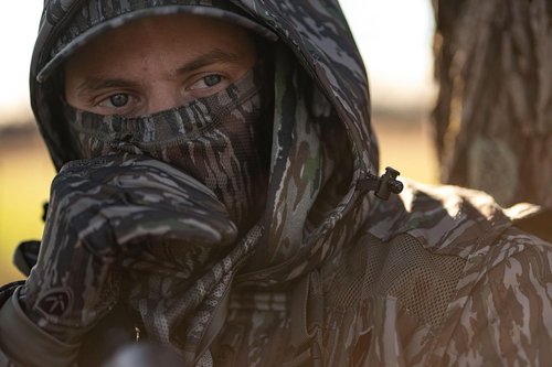 Blocker Outdoors Hunting Gloves - Customizable Camouflage Design for Ultimate Stealth