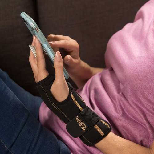 Copper Fit Unisex Adult Fingerless Rapid Relief Adjustable Wrist Wrap with Ice Pack or Heat Therapy, Black, Adjustable