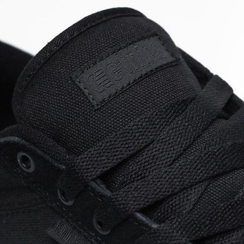 Etnies Barge LS – Classic Skate Look, Slim Vulcanized Silhoutte, Hefty Armored Collar, Reinforced Vulc - Black/Black/Black - 6.5