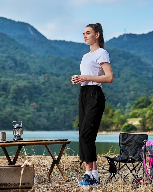 Ksmien Women's Hiking Capris - Quick Dry Lightweight Cargo Pants with 8 Pockets for Travel & Camping