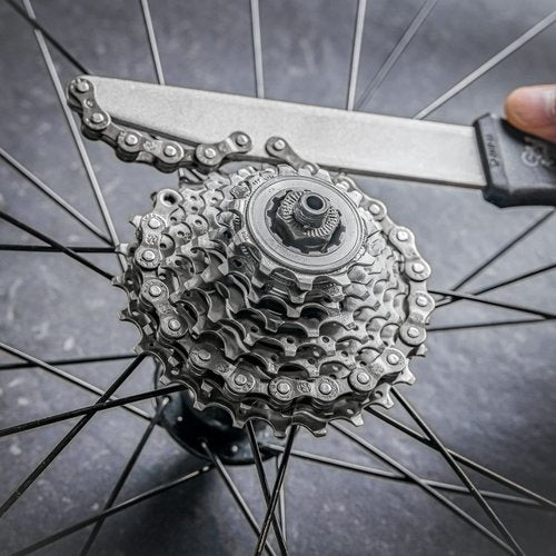 BIKE HAND Compatible with Shimano Sram Freewheel Turner Install Removal Chain Whip Tool Kit - Cassette Remover - MTB Road 8 9 10 11 Speed