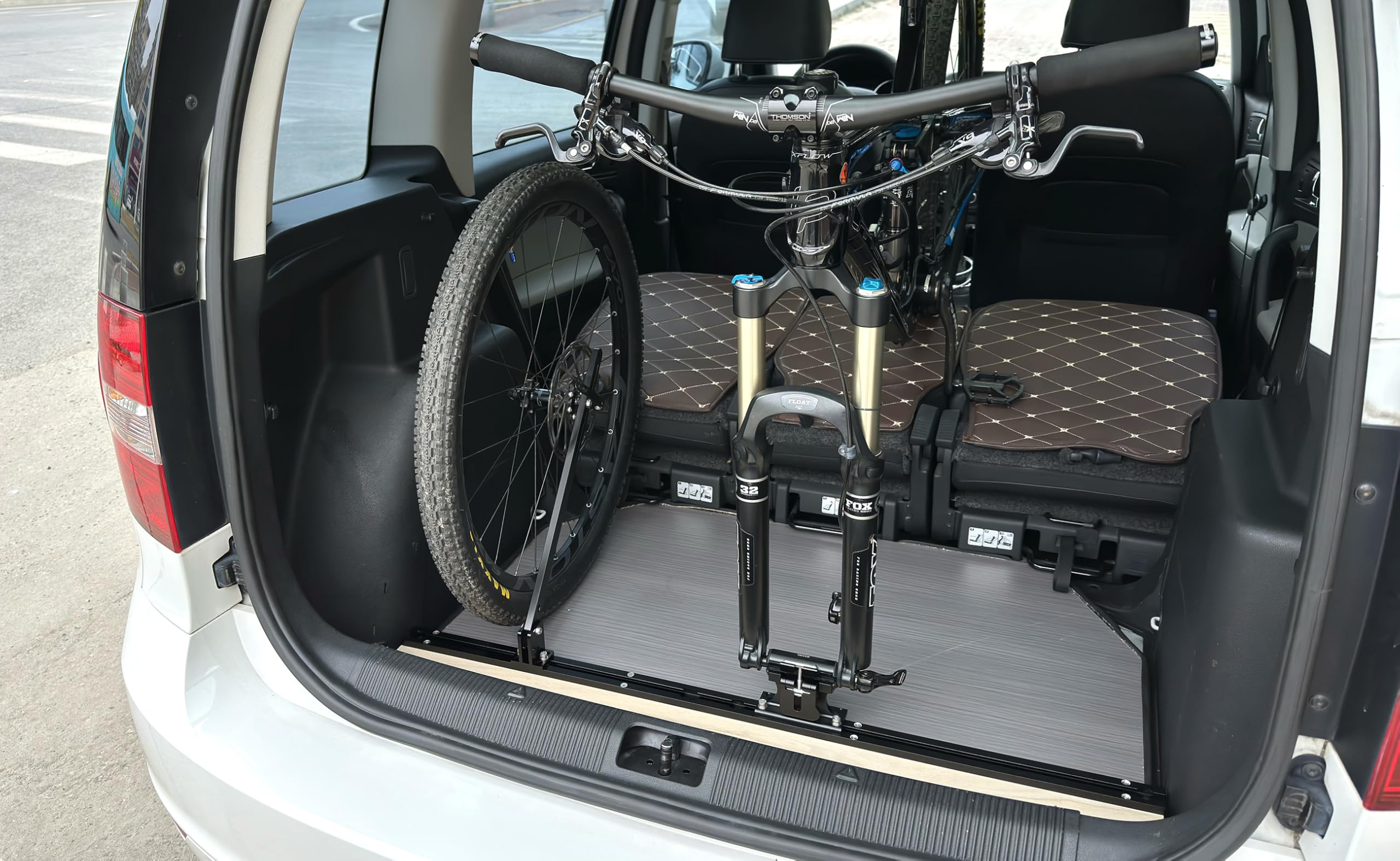 ODIER Thru Axle Bike Fork Mount Quick and Secure Mount for SUV Van and Camper