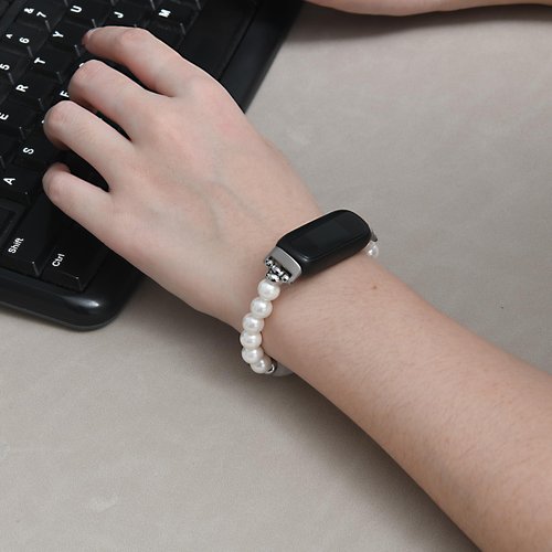 iLVANYA Natural Stone Beaded Bracelet Compatible for Fitbit Luxe, Handmade Elastic Bands Replacement Band for fitbit Luxe (White)