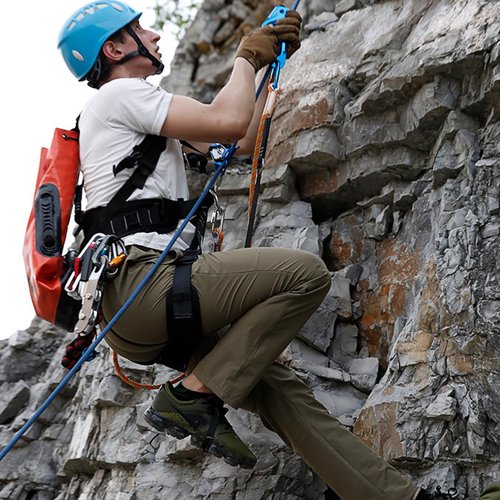 JEELAD UIAA & CE Certified Climbing Rappelling Equip Hand Ascender Left Right Hand for 10-13mm Rope