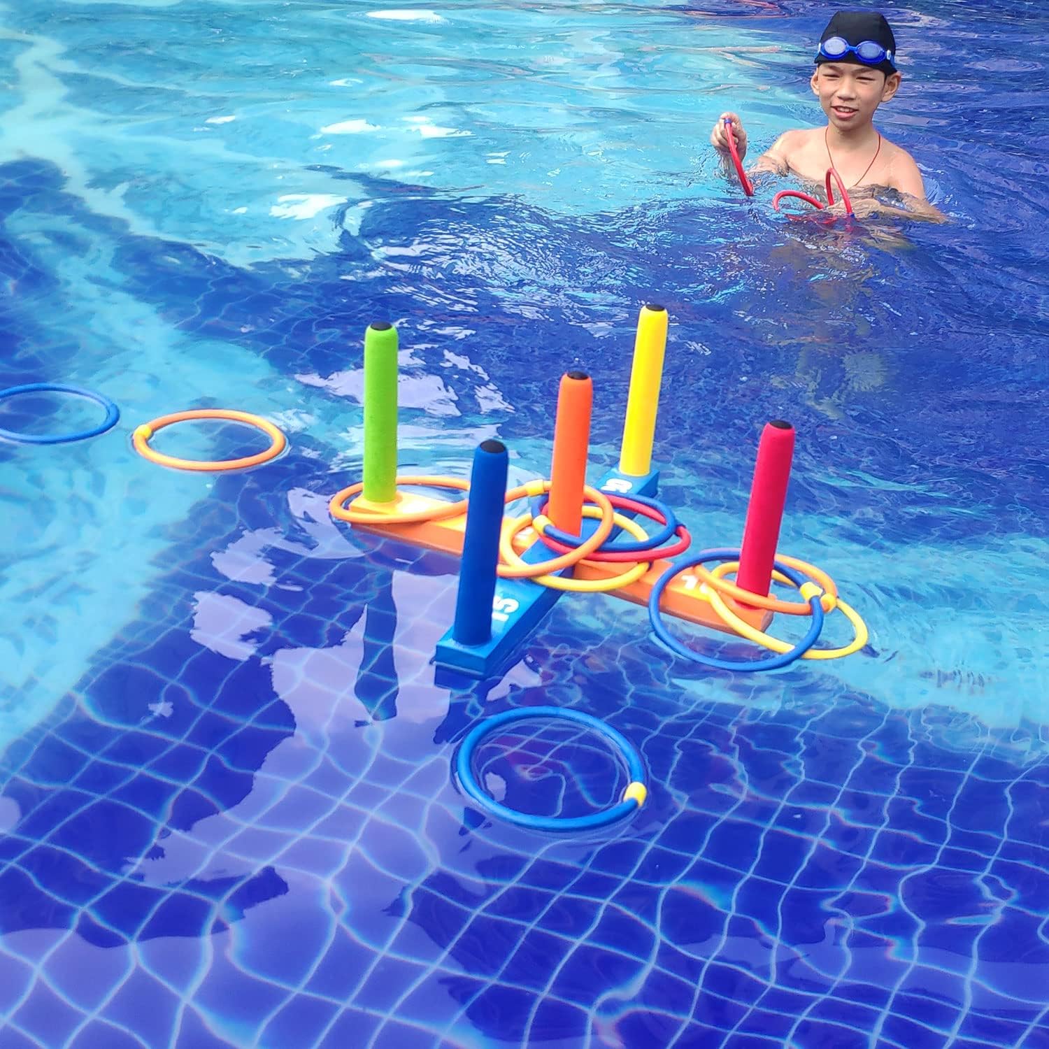 Skiennix Ring Toss Game - Fun Indoor & Outdoor Family Game with 5 Poles, 2 Bases & 16 Colorful Rings