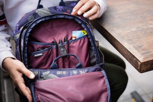 Dakine Essentials Pack 26L - Petal Maze
