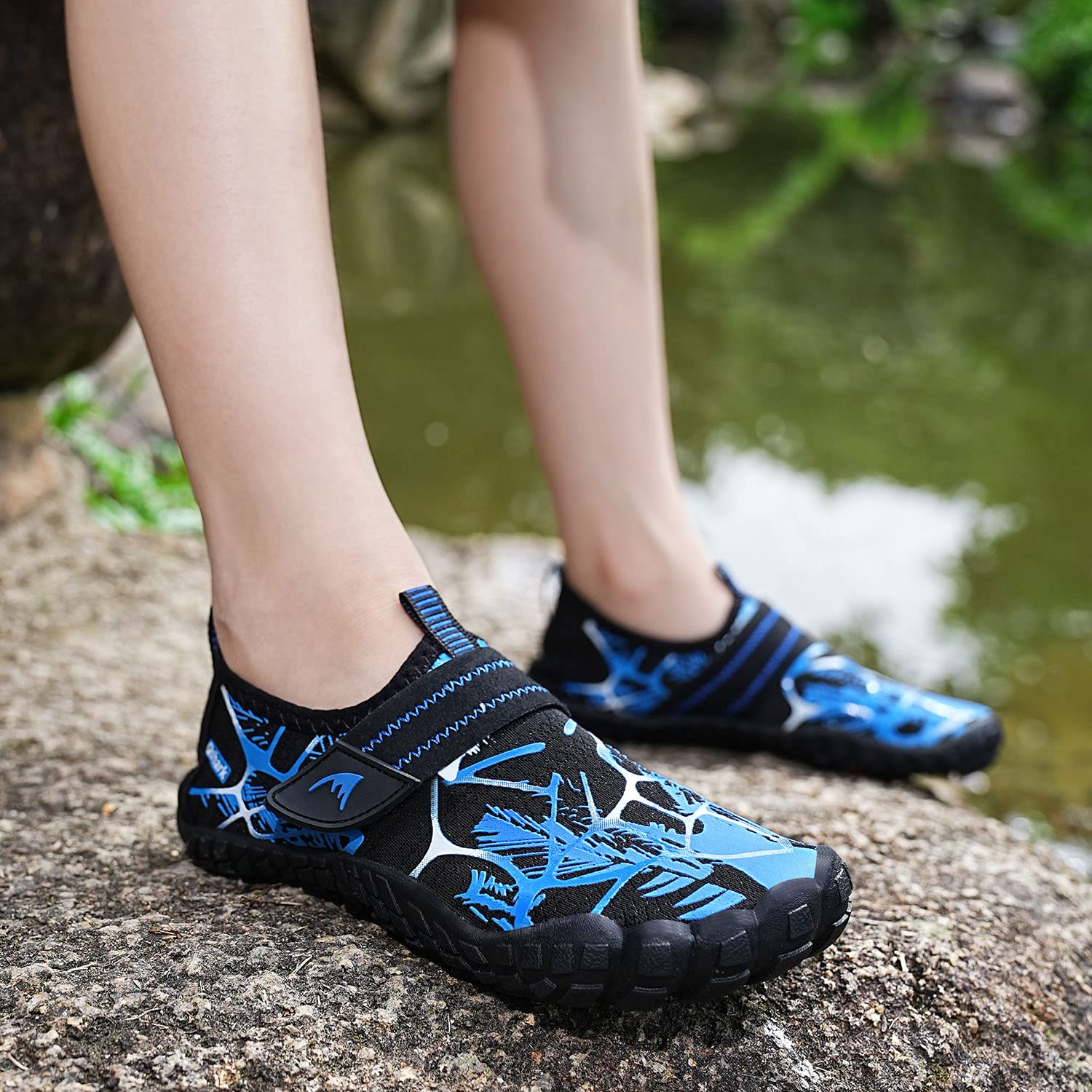 Quickshark Kids Water Shoes Boys Girls Barefoot Aqua Socks Lightweight Quick Dry Sandals Slip On Walking Sneakers for Beach Pool Swim C Black 2 Big Kid