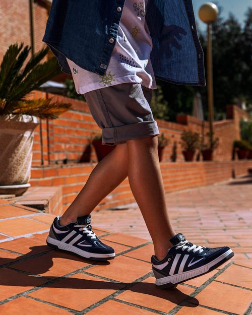Beppi Roller Sneakers for Girls & Boys –Skate Shoes with Wheels Navy Blue, Size 5