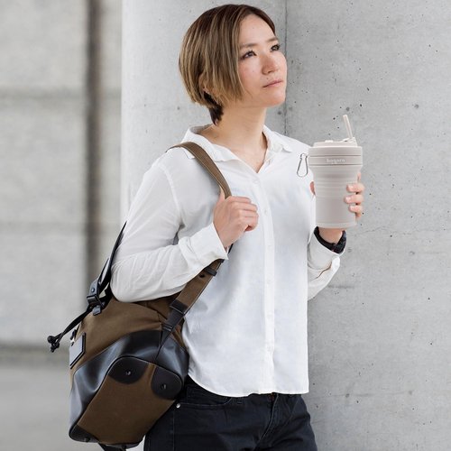 HANARA Collapsible Cup with Reusable Straw – 18 Oz (550 Ml), Portable Travel Mug, BPA-Free, Leak-Proof, Microwave & Dishwasher Safe, Multi-Purpose for Hot & Cold Drinks – Beige