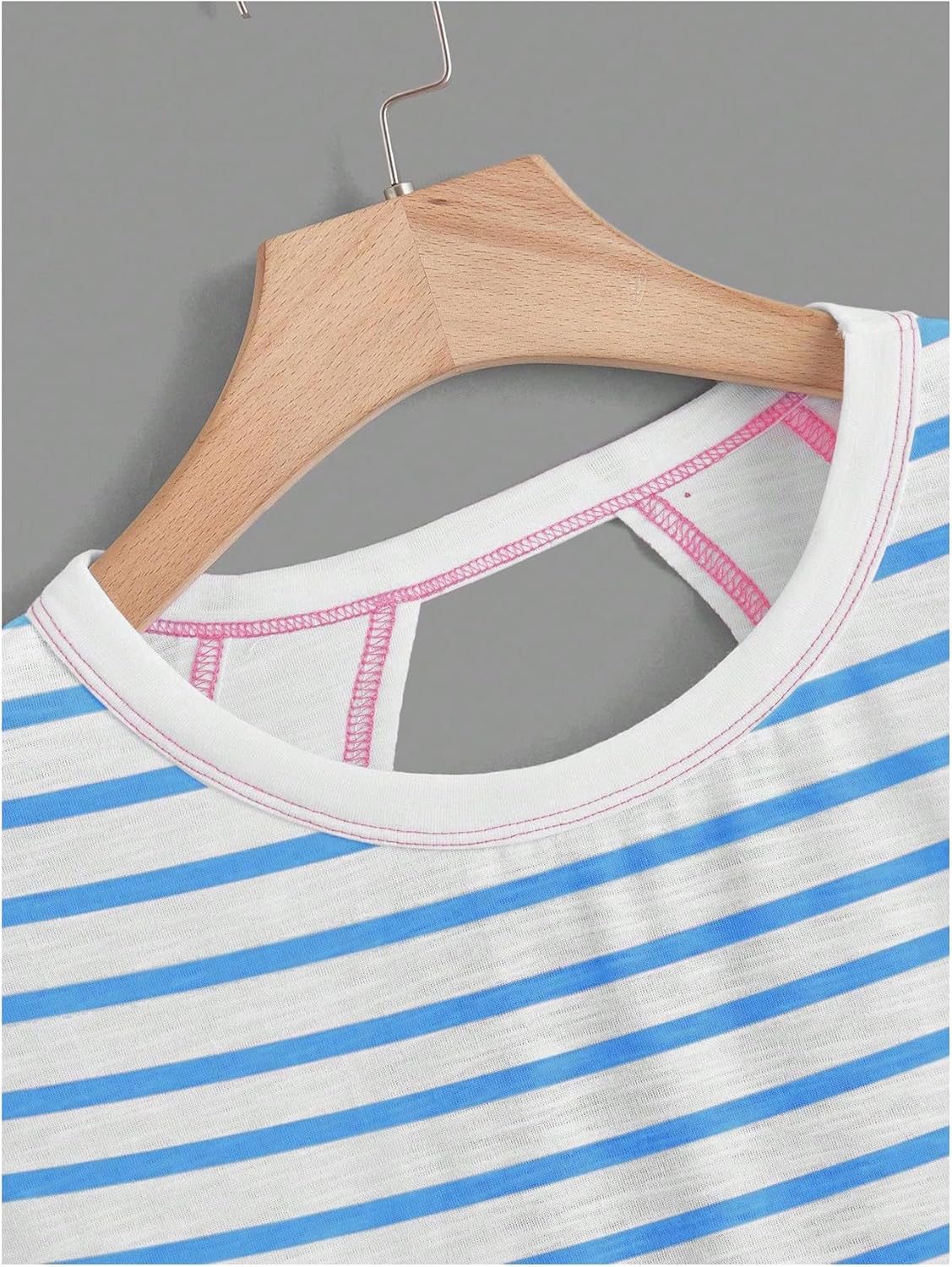 WDIRARA Women's Workout T-Shirt - Stripe Open Back Design | Short Sleeve Criss Cross Style