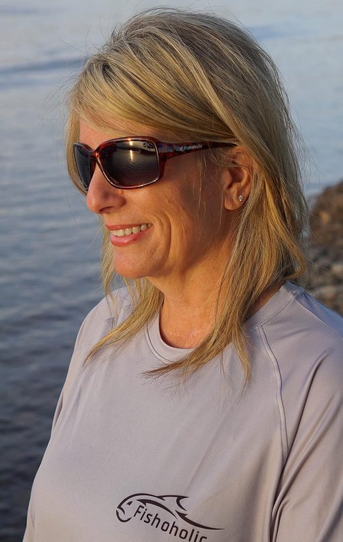 Fishoholic Polarized Fishing Sunglasses - UV400 Protection for Women | Ideal for Kayaking, Golfing & Boating