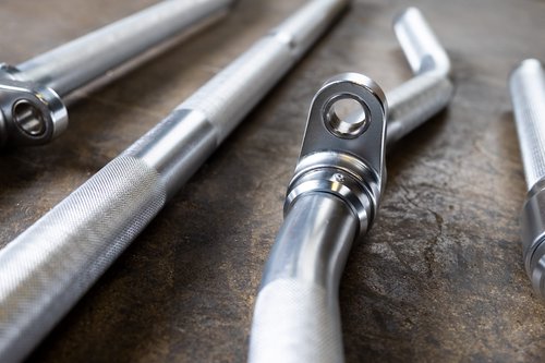 Body-Solid Tools (MB022A) Aluminum Revolving Straight Bar Attachment for Cable Machines, Triceps Pulldown and Arm Pullovers (Chrome)