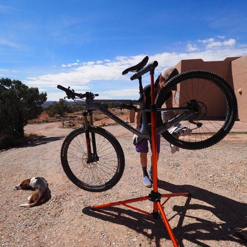KUAT Tri Doc - Cycling Stable Folding & Collapsible Aluminum Non-Slip Tri-Leg Trail Doc Stand with Rubber Covered Legs | for Use with NV 2.0 Lineup