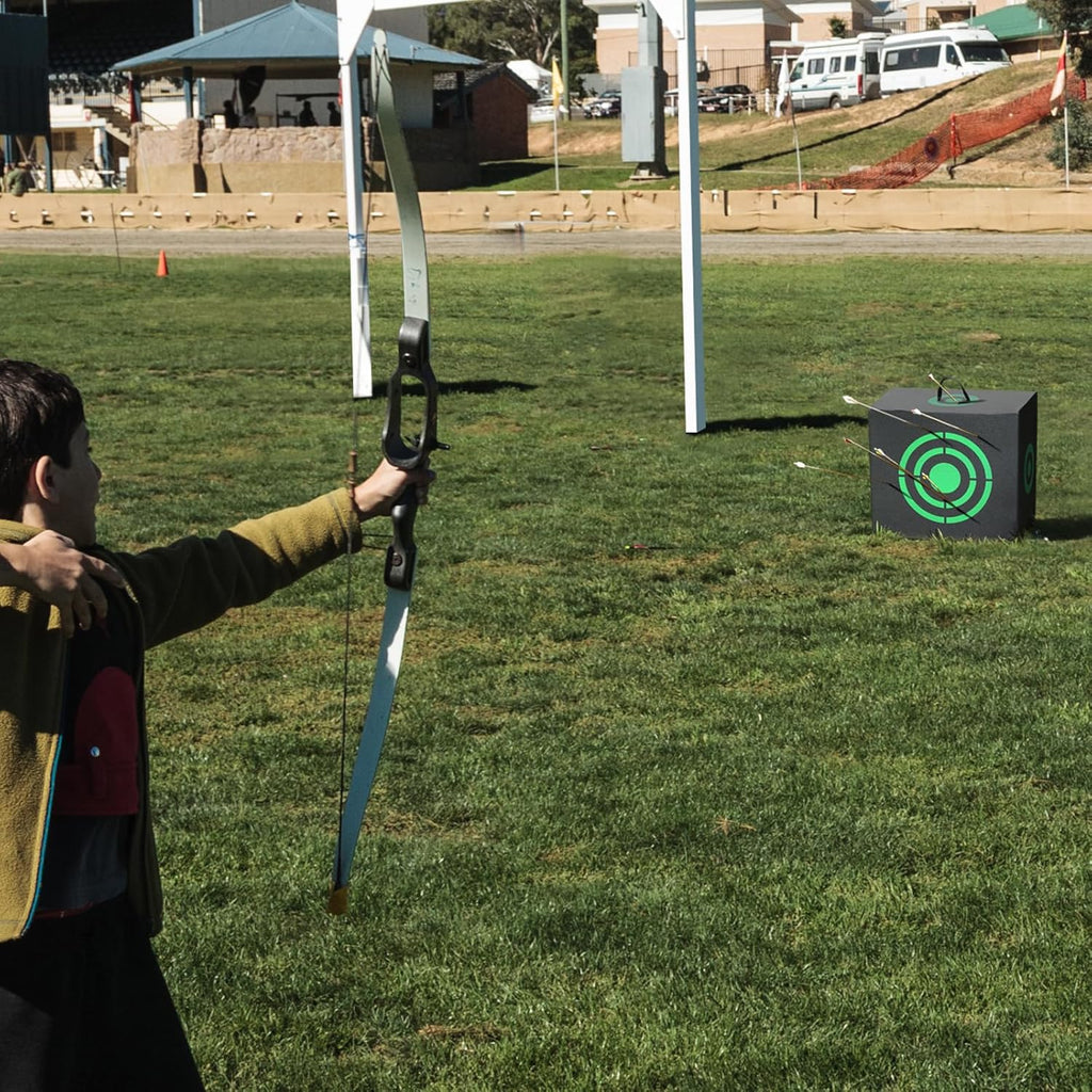 VEVOR Archery Target Block - 16"x18" Portable Bow Target with Carry Handle & Easy Arrow Removal | Black