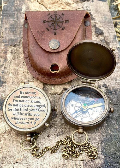 VETERIS Be Strong & Courageous Brass Compass | Engraved Religious Joshua 1:9 Quote Birthday Gift, Baptism Confirmation Gifts idea for Boy Girl Men Women (Be Strong & Courageous)