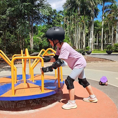 JBM Skating Protective Gear Set - Helmet, Knee & Elbow Pads, Wrist Guards for All Skill Levels | Ideal for Inline Skating, Scooters, Skateboarding