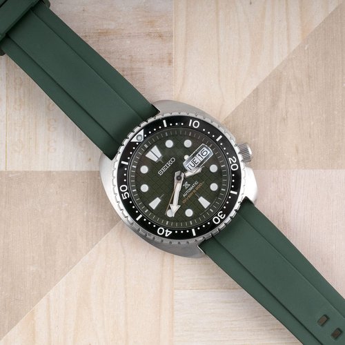 StrapHabit Extra Long Watch Strap for Large Wrists - Quick Release Rubber Band FKM 20mm 22mm (Green, 20mm)