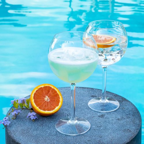 BubbleWally Floating Wine Glasses for Pool (18 Oz | Set of 2) - Pool Wine Glasses That Float | Shatterproof Floating Cup | Beach Glass | Outdoor Tritan Plastic with Stem