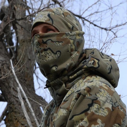 KUIU Proximity LT Beanie - Windproof, Ultra-Quiet, Lightweight Micro-Fleece, 4-Way Stretch, Odor-Resistant Cold Weather Hat for Hunting & Outdoor Activities