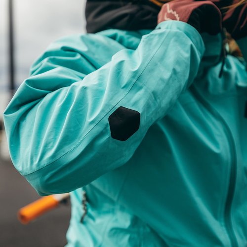 GEAR AID Tenacious Tape Hex – 2.5” & 1.5” Repair Patches (8 Patches: Four 2.5” & Four 1.5”, Clear) – Peel-and-Stick Outdoor Nylon Fabric to Fix Holes and Burns in Down Jackets, Rain Gear and Tents