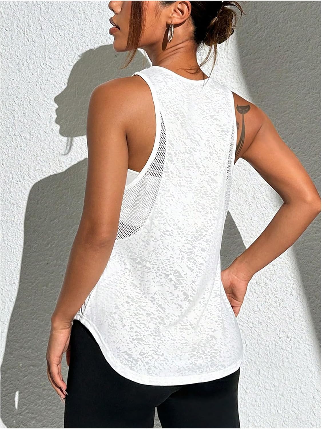 OYOANGLE Women's Mesh Workout Tank Top - Breathable Sleeveless Athletic Shirt for Yoga & Gym