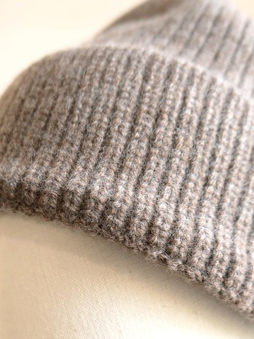 EILIZ 100% Merino Wool Ribbed Knit Beanie Cap, Warm Winter Hat, Unisex for Men and Women (US, Alpha, One Size, Brown)