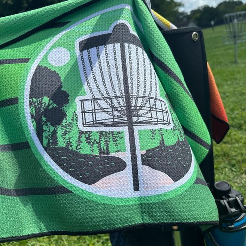 Disc Golf Towel - Highly Absorbent Quick Dry Microfiber with Grommet and Clip for Disc Golf Bags and Carts. 15x23 inches (Green)